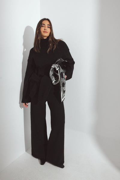 Stickad tröja i ullmix med polokrage.